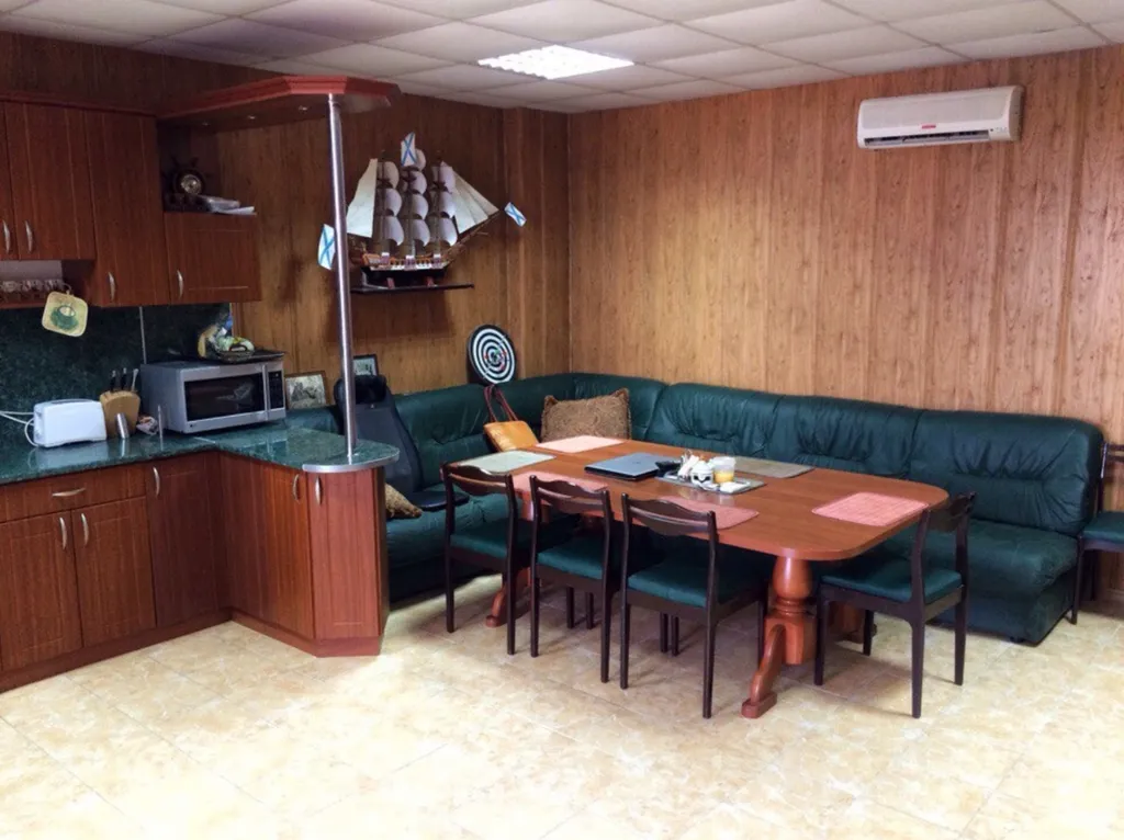 Коттедж 3-комнатный Дом — аренда посуточно в Мирный