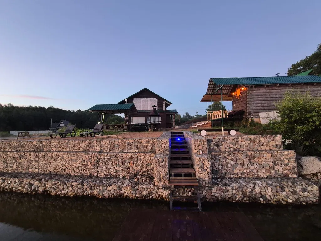 Дом Солнца на берегу озера Сиг