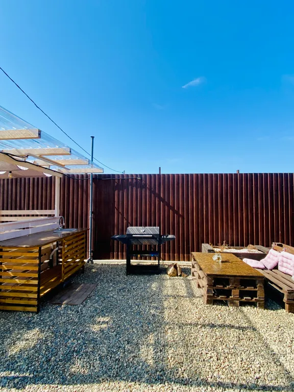 Коттедж Коттедж для семьи на море — Кучугуры