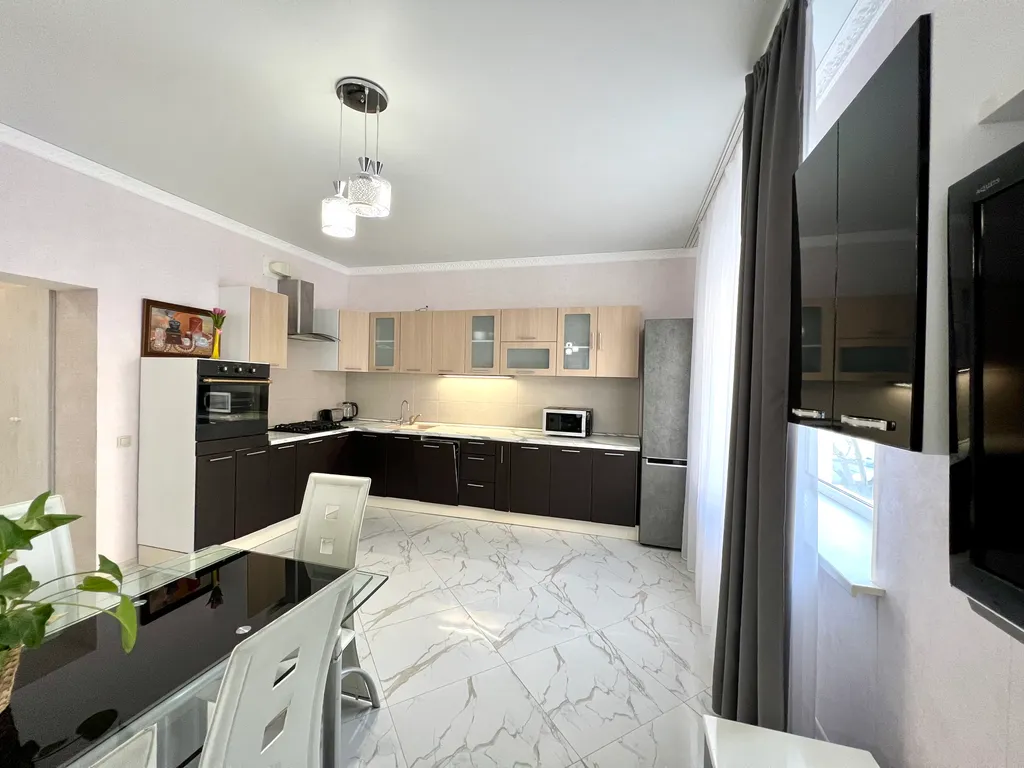 Уютный дом с бассейном