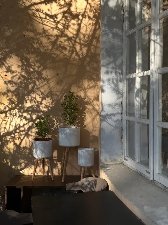 Апартаменты в сталинском доме с панорамным балконом у берега моря