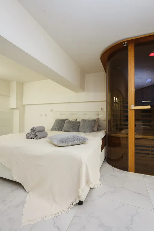 Квартира Квартира Просторный лофт с сауной и джакузи в центре — Москва