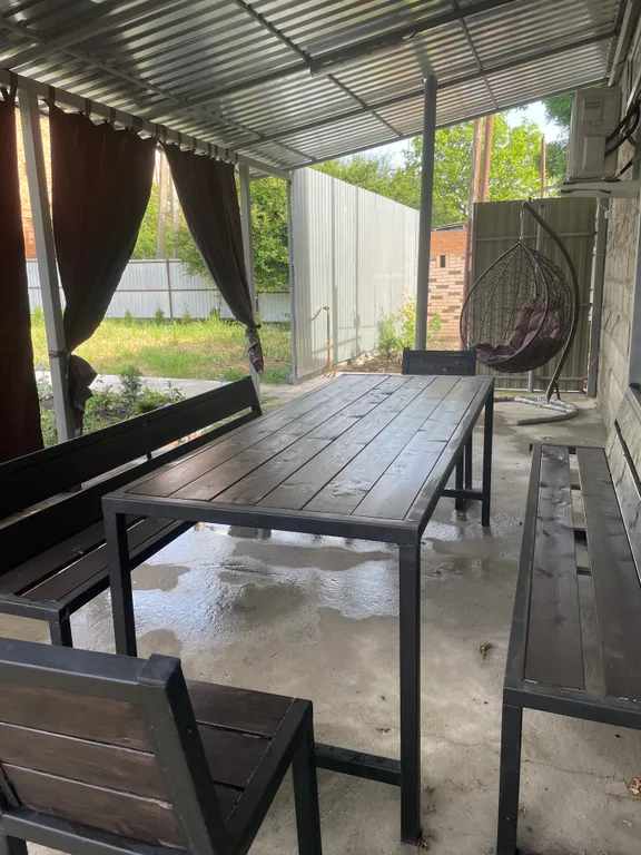 Частный дом в центре поселка