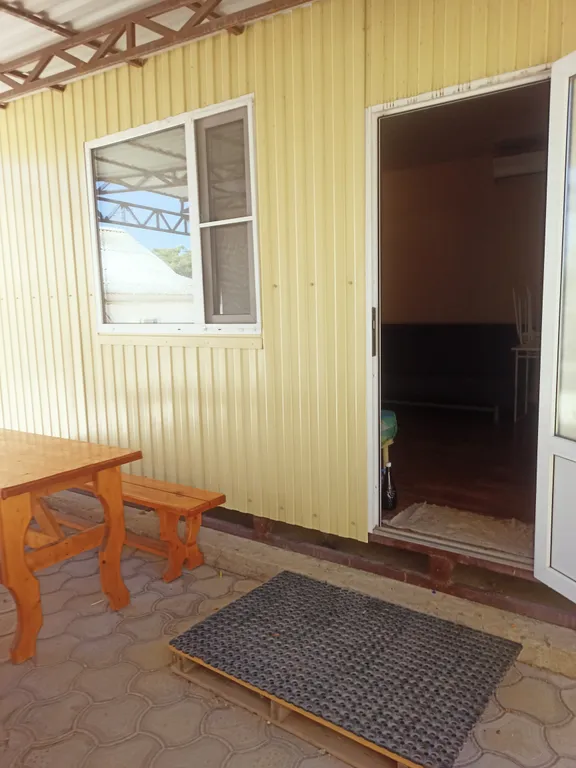 Домик с проходной комнатой