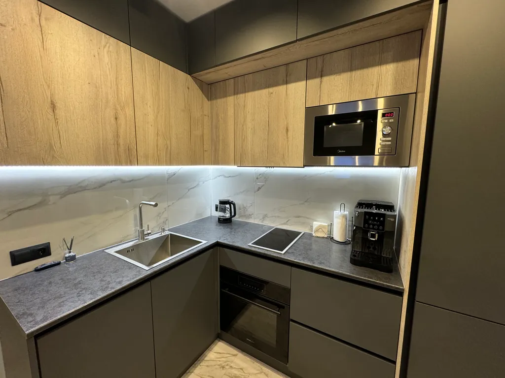 Апартаменты-студия в центре города в новом дoме бизнec-клаcса