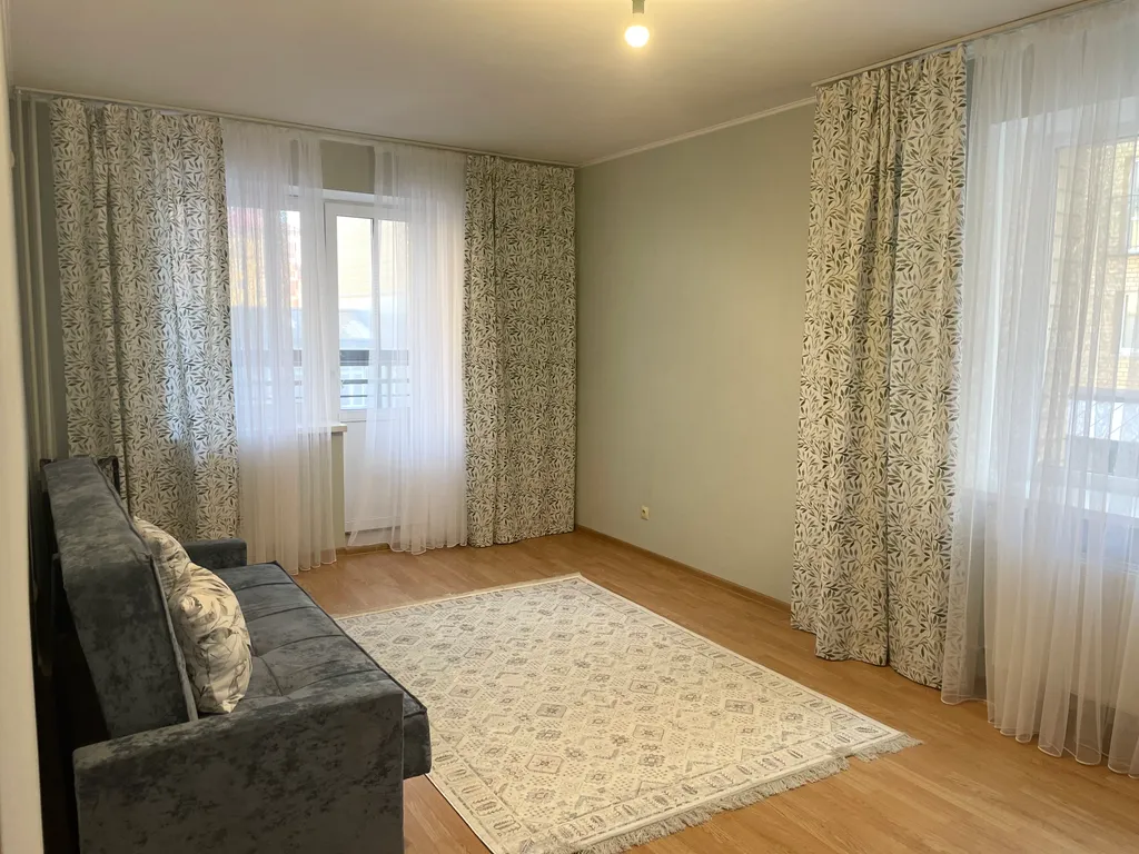 Просторная 2-комнатная квартира у реки Шоша на первой линии