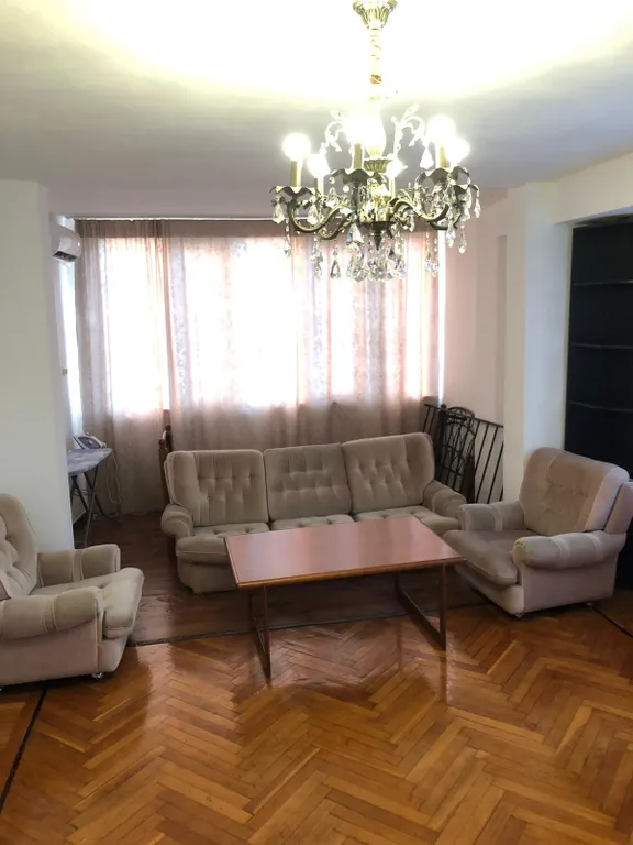 Уютная большая квартира в центре около моря — аренда посуточно в Гагра