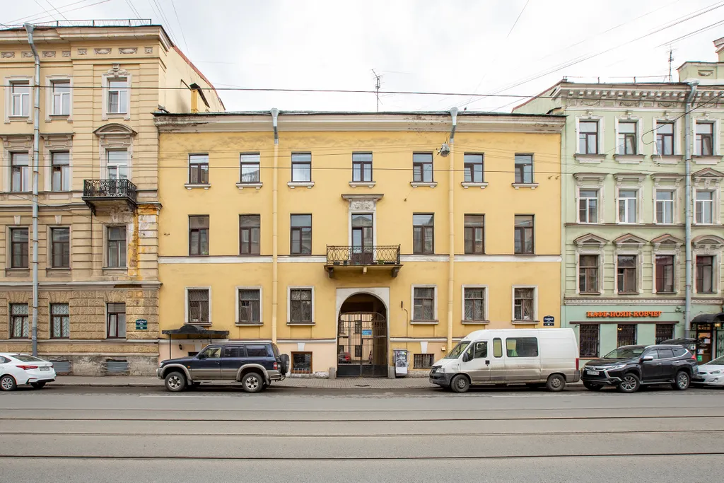 Яркая студия в центре города