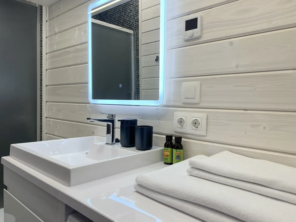 Коттедж Дом на озере с сауной и 1 спальней — Санкт-Петербург