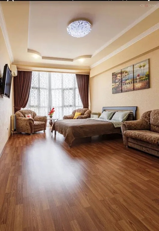 Большая квартира в шаговой доступности от Питьевой галереи и Парка