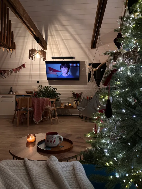 Большой уединенный A-frame в лесу с горячей купелью Фурако