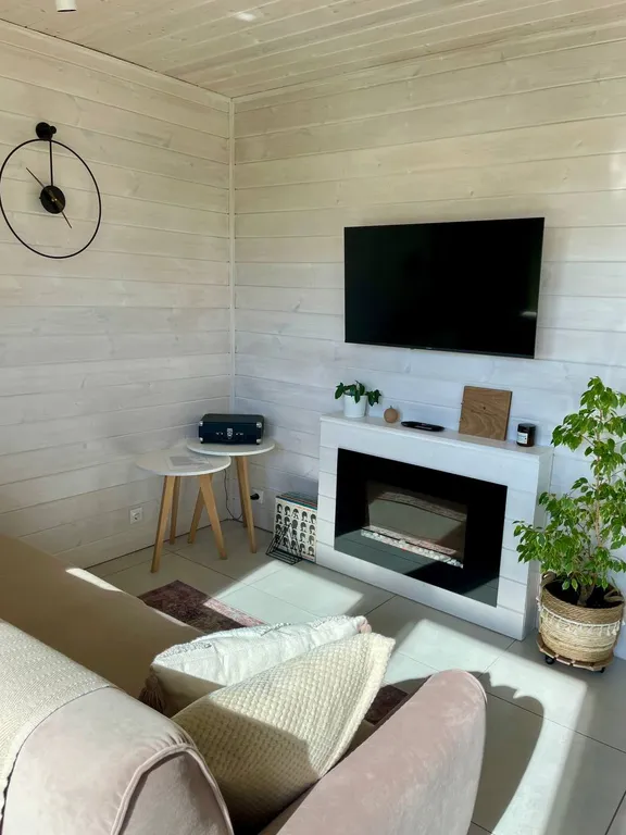 Cube House на берегу Волги