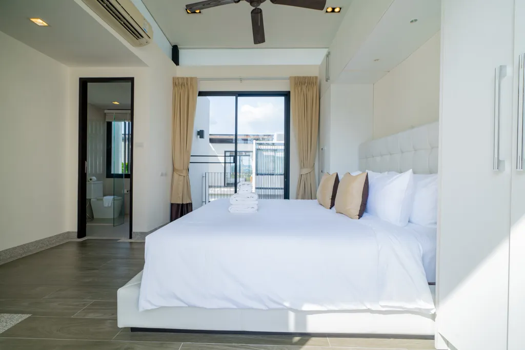 Awesome 3bd Townhouse with a patio