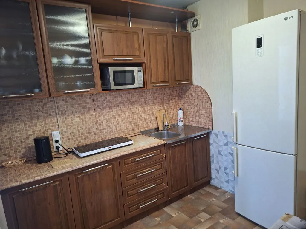 Квартира рядом с СК Юпитер и Кристалл