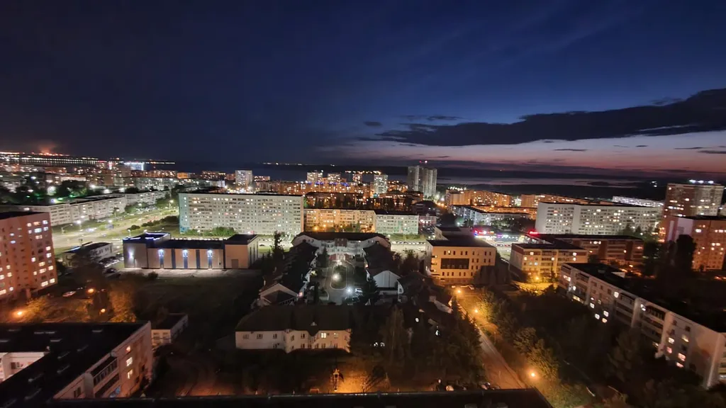 Студия с видом на Каму