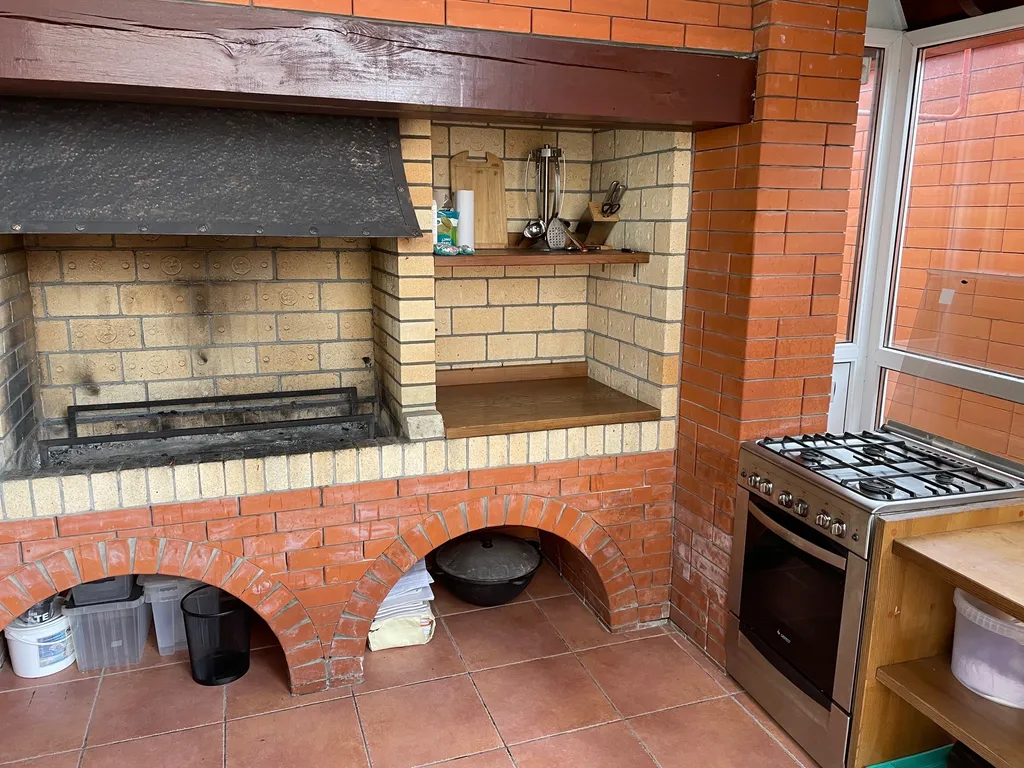 Красивый дом с баней и бассейном