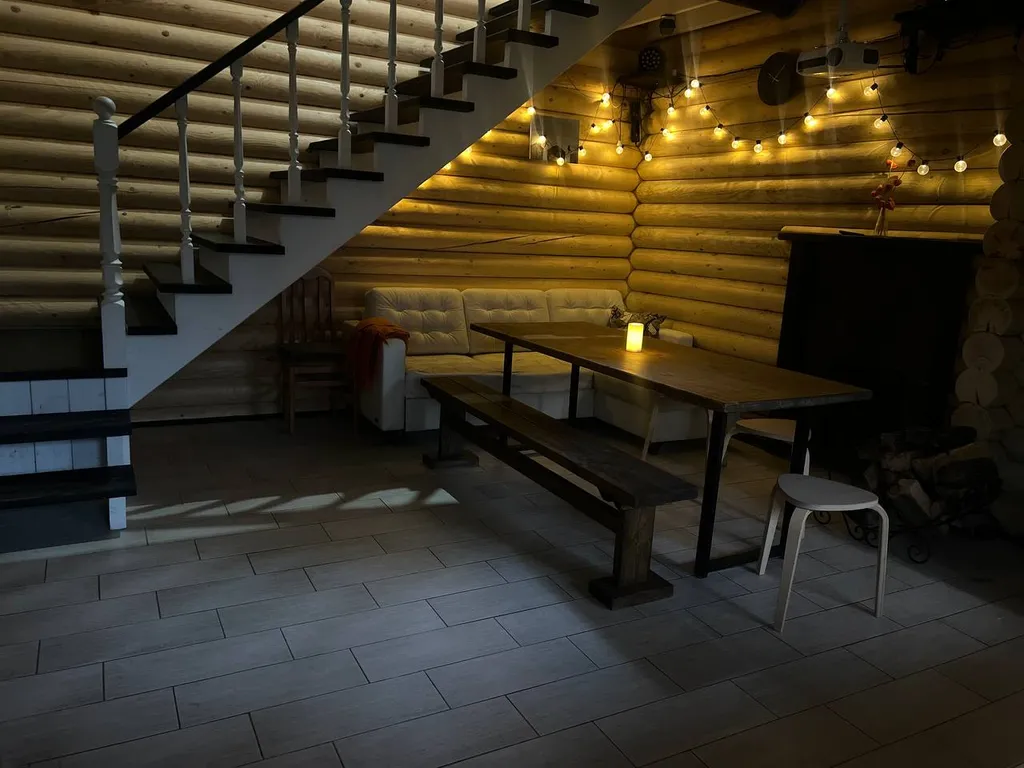 Уютный бревенчатый дом Life veranda на берегу пруда с баней на дровах