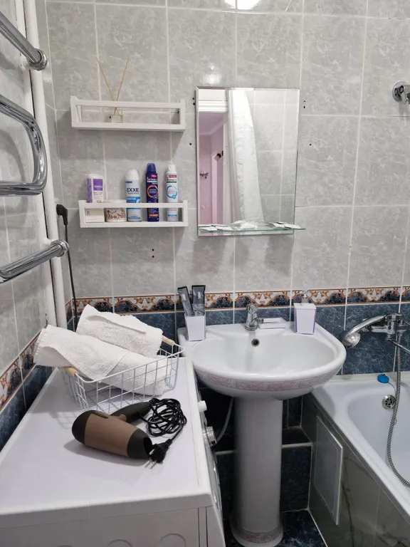 Квартира Трёхкомнатная квартира, удобное расположение! 3 отдельные комнаты. — Владикавказ