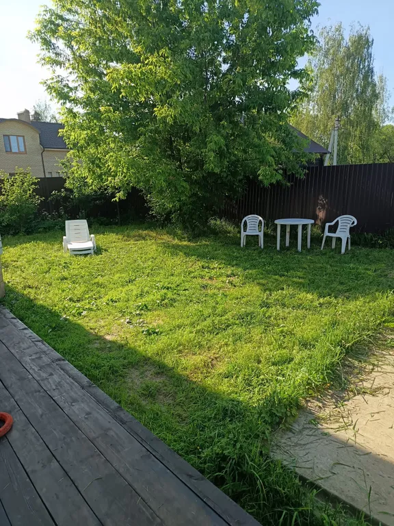 Часть жилого дома с отдельным собственным двориком