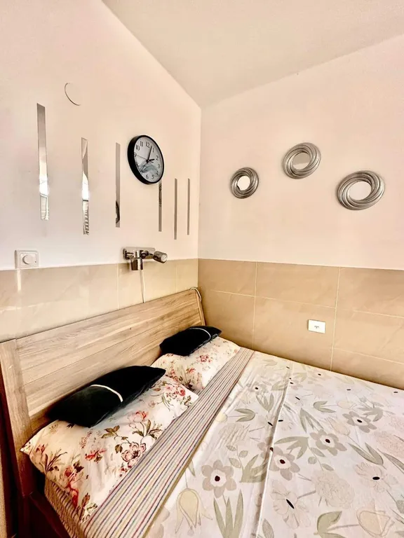 Небольшая новая студия в бат яме 150 мет от моря, очень тихая светлая