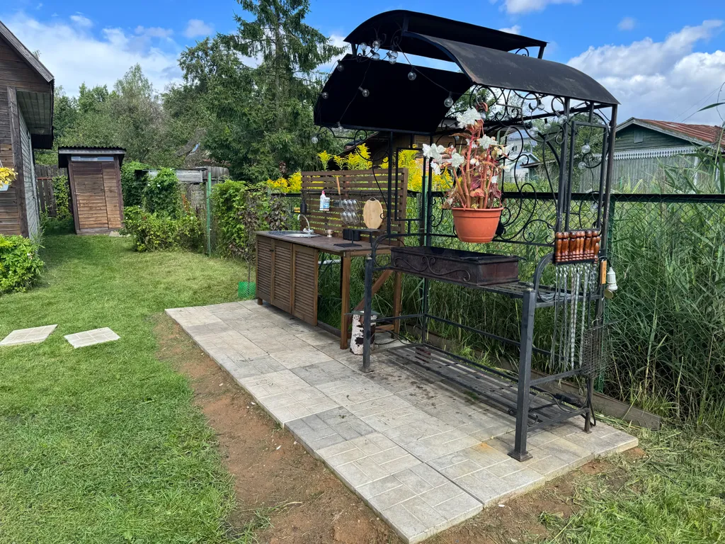 Уютный домик с печью-камином в центре