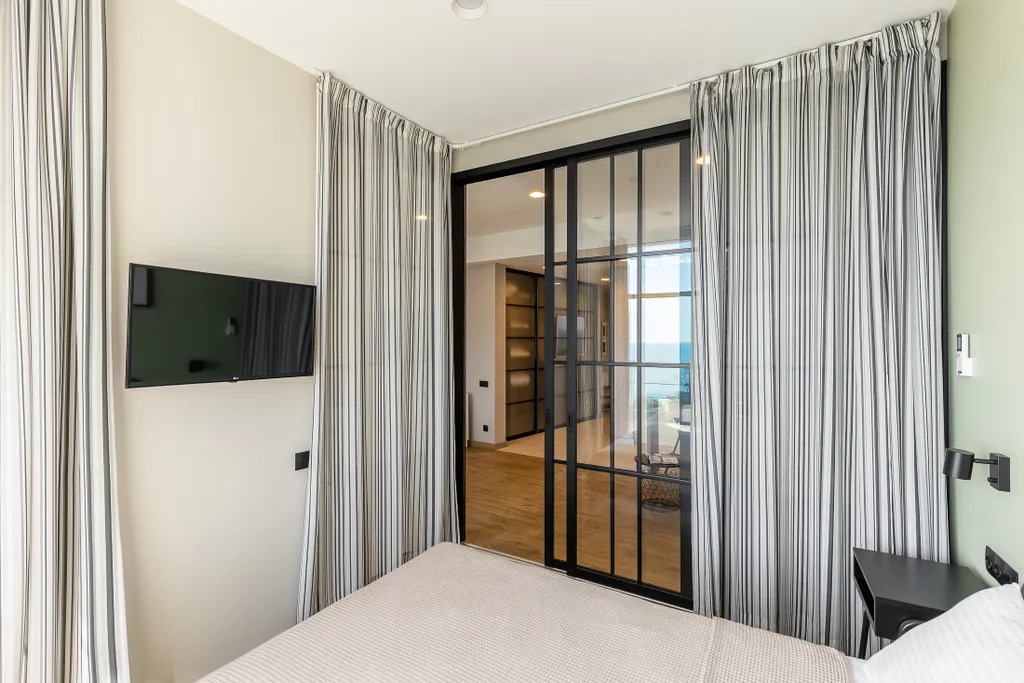 Апартаменты Барселона-Парк.com с видом на море 11 этаже и с балконом