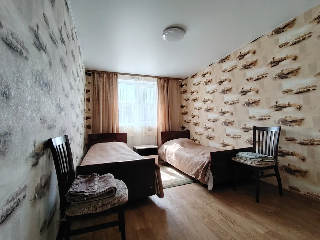 Большой дом в черте города