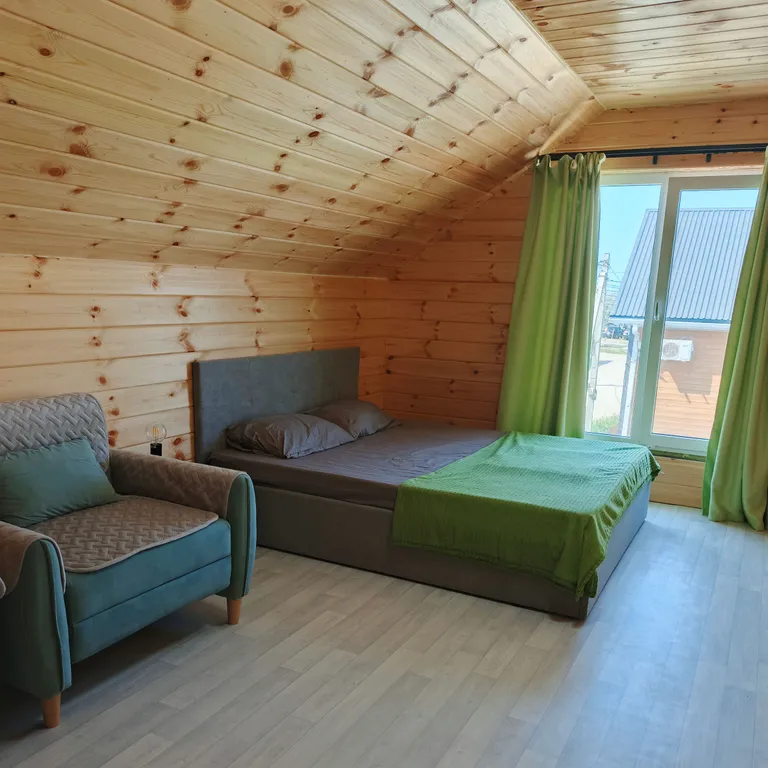 Дом с большим бассейном с видом на море