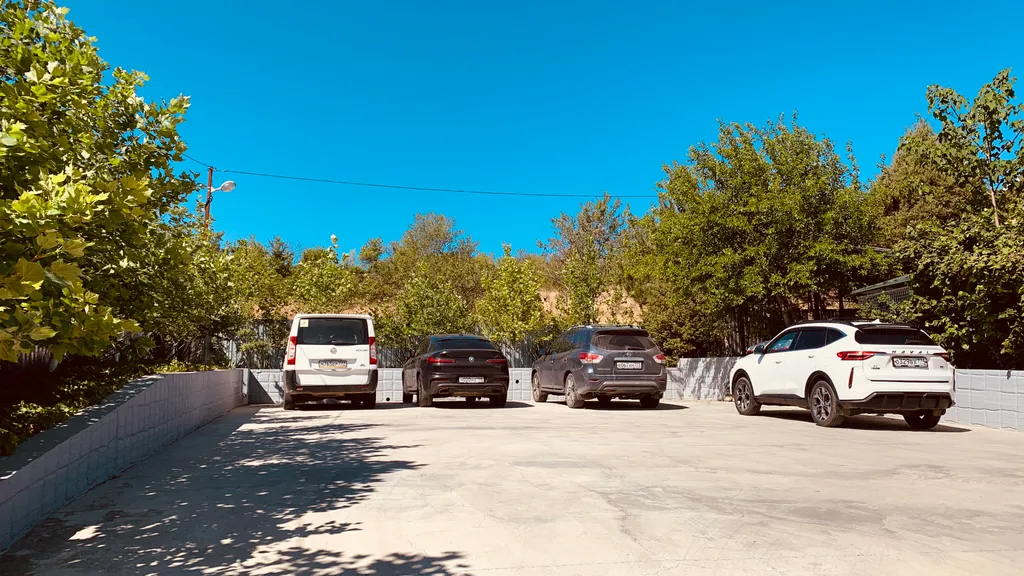 Коттедж Дом 3 спальни, большой двор беседка мангал усадьба Можжевеловый дворик — Айвовое