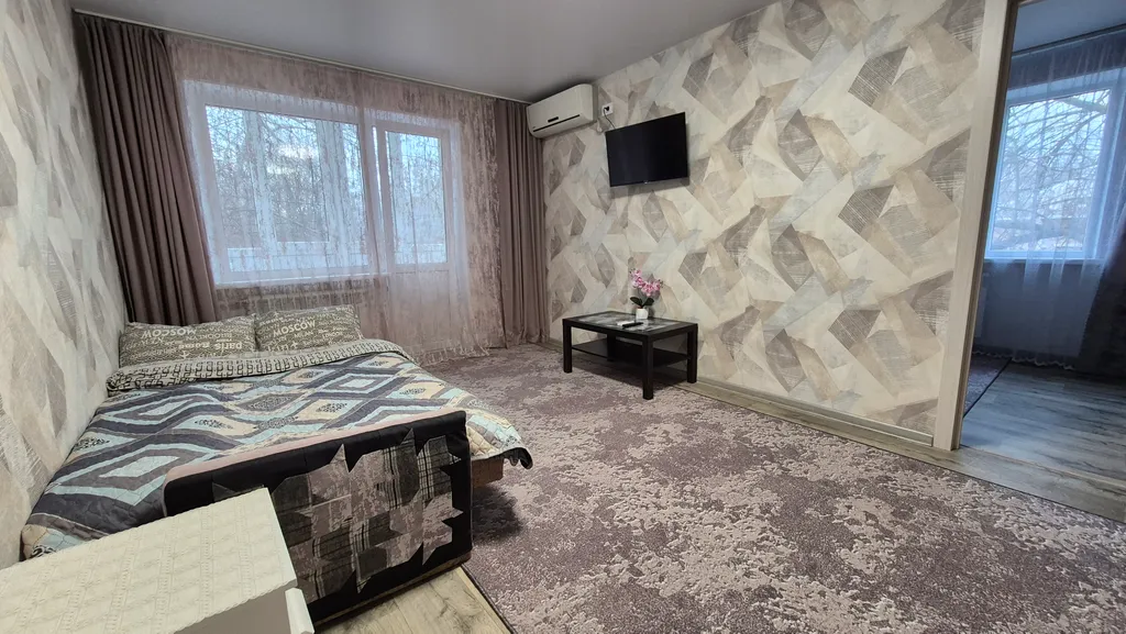 Квартира Квартира Уютная двушка с новым ремонтом в военном городке — Ейск