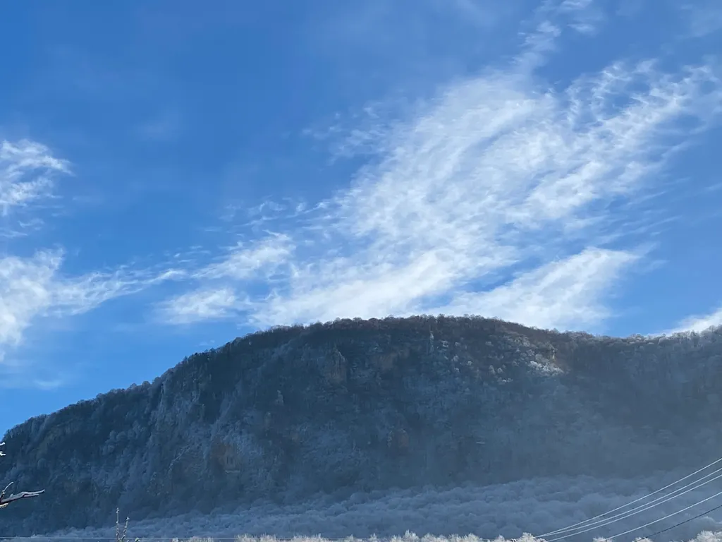 Уютный домик с видом на горы, в самом центре Гуамки