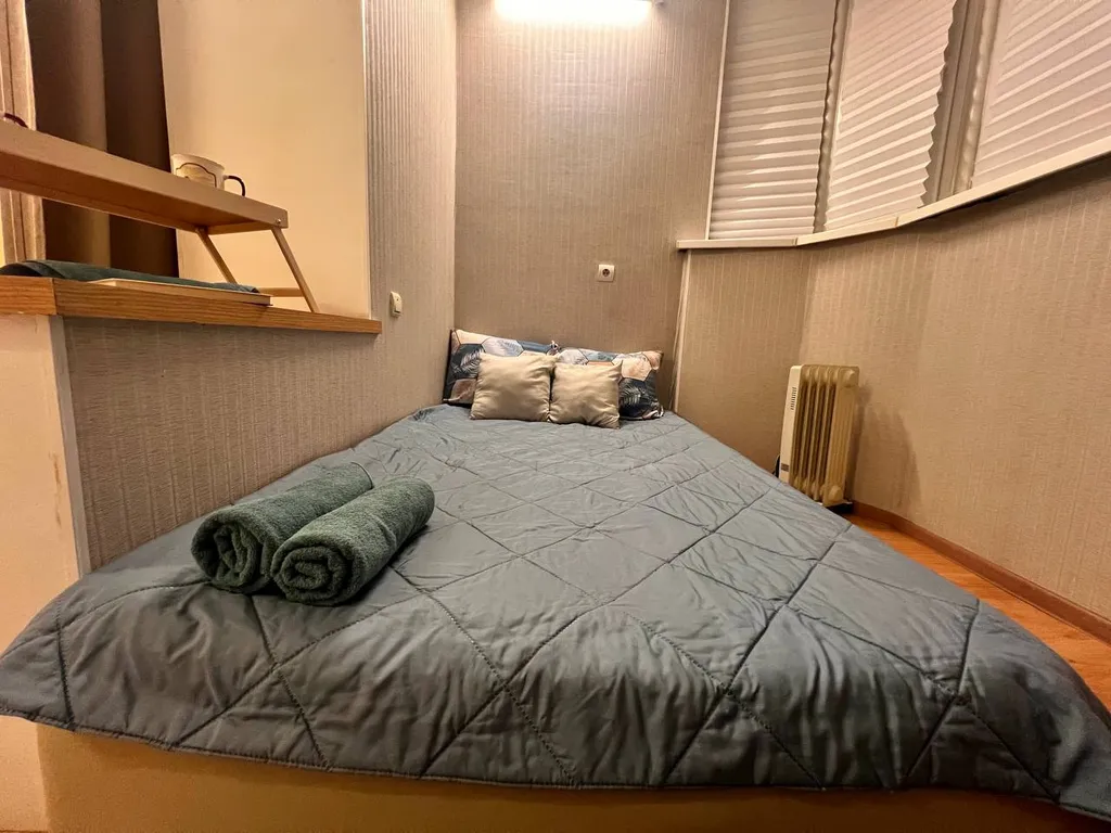 Квартира Уютная светлая студия в центре, ТЦ Вояж, парковка, кафе, аквапарк источник — Тюмень