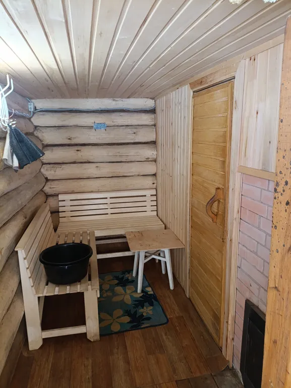 Домик на опушке леса