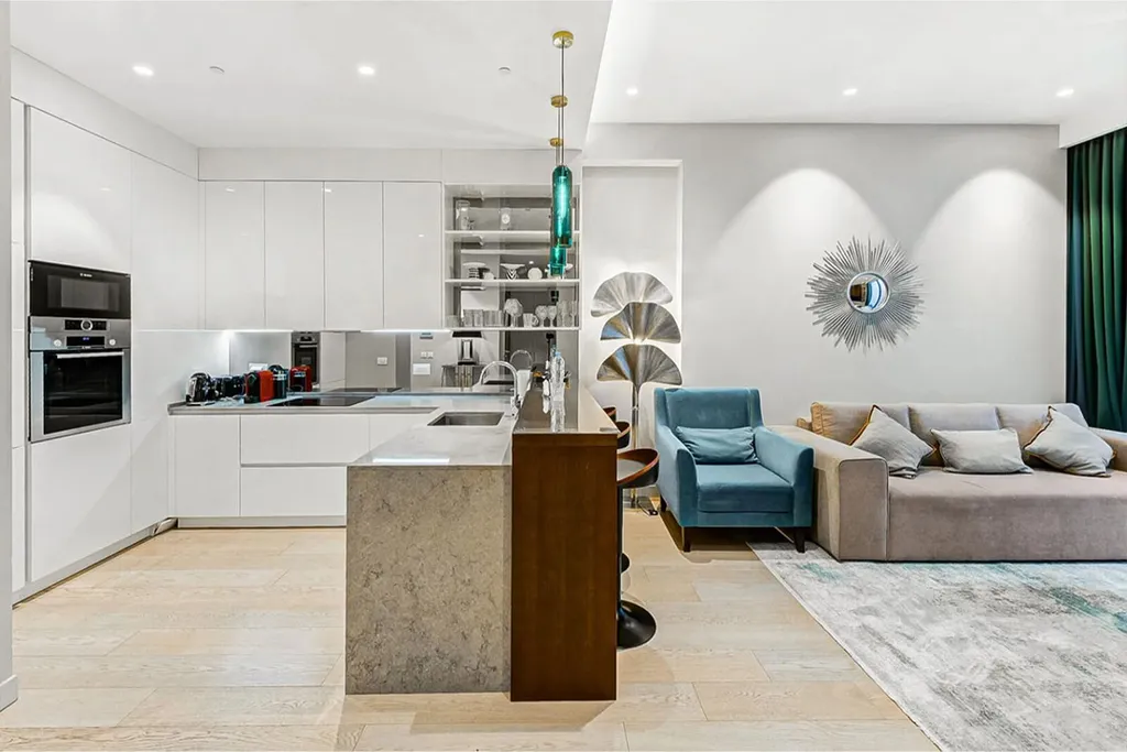 Комфортный и душевный апартамент с фантастическим видом на башни Сити