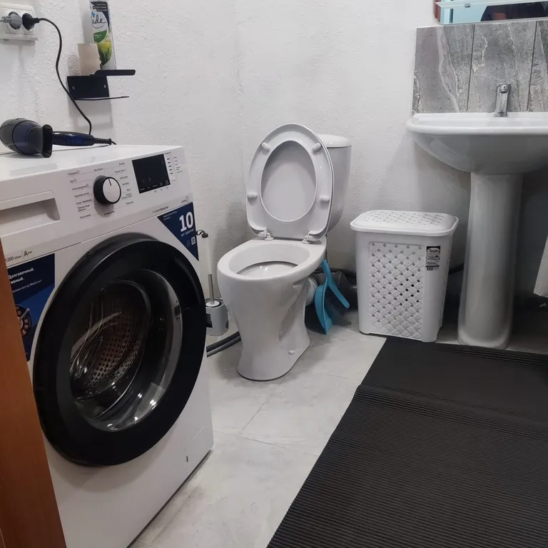 Квартира у моря с видом на соленое озеро