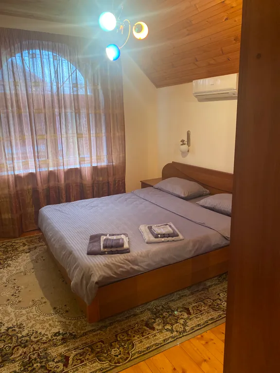 Дом на берегу реки