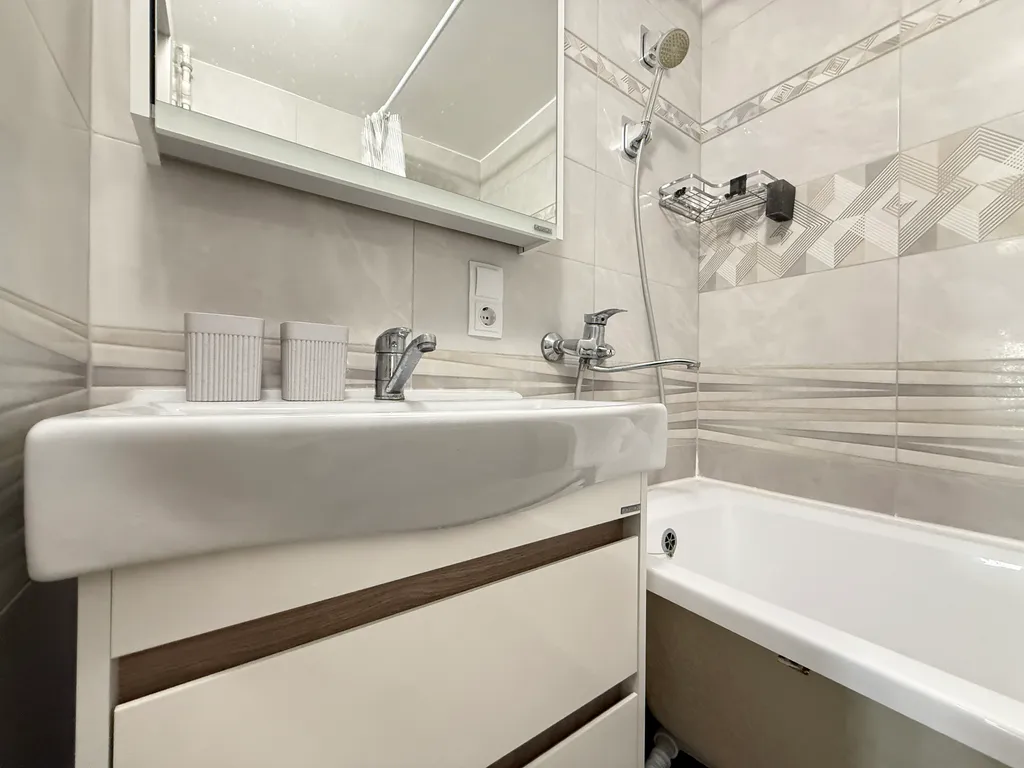 2 комнатная квартира пляж в 5 минутах езды. Парк Победы, Херсонес