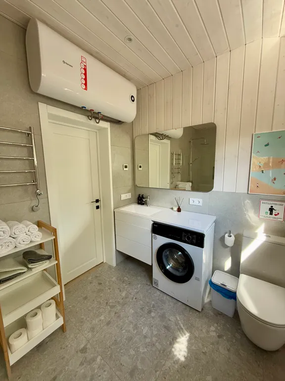 Семейный дом с панорамной сауной и камином