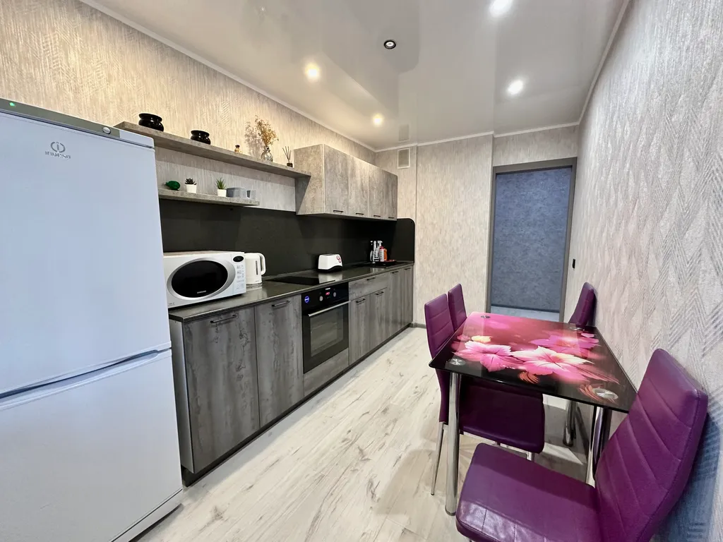 Квартира рядом с Ледовым дворцом Кристал, центр города