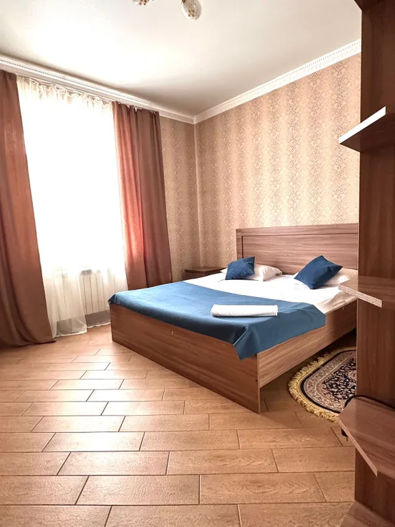 Трехкомнатная квартира в 5 минутах от центра — аренда посуточно в Нальчик