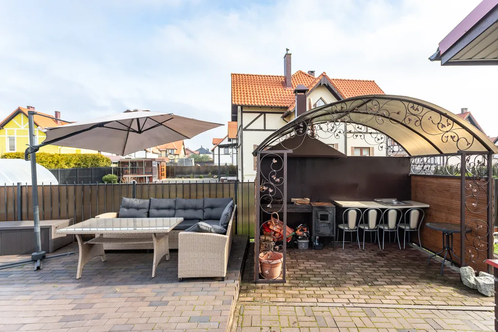 Дом с сауной и теплым бассейном