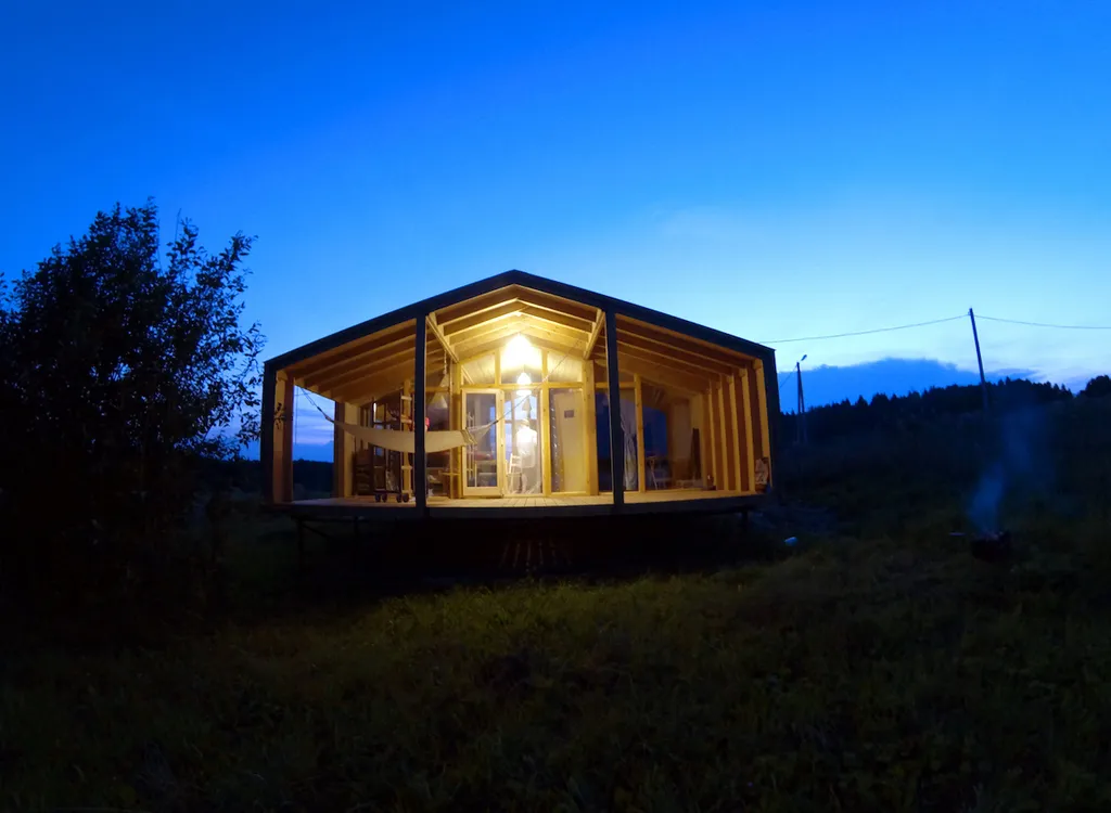 Коттедж Дубльдом по Новой Риге с видом на озеро и камином — Шаховская