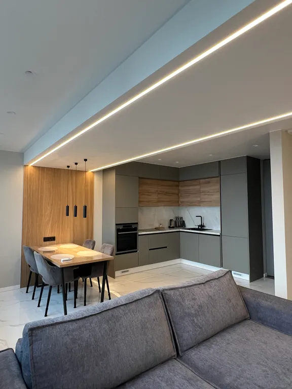 Апартамент с дизайнерским ремонтом с роскошным видом на Русский мост