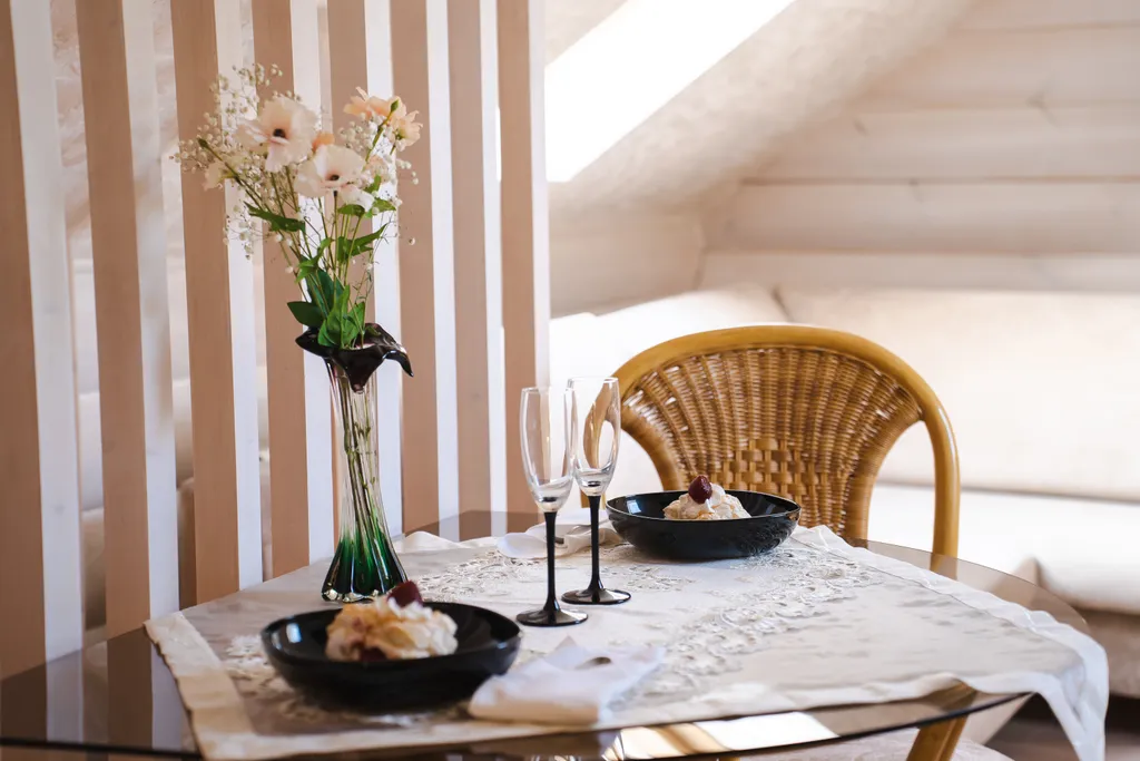 Двухэтажный срубовый гостевой домик с русской баней на дровах и купель