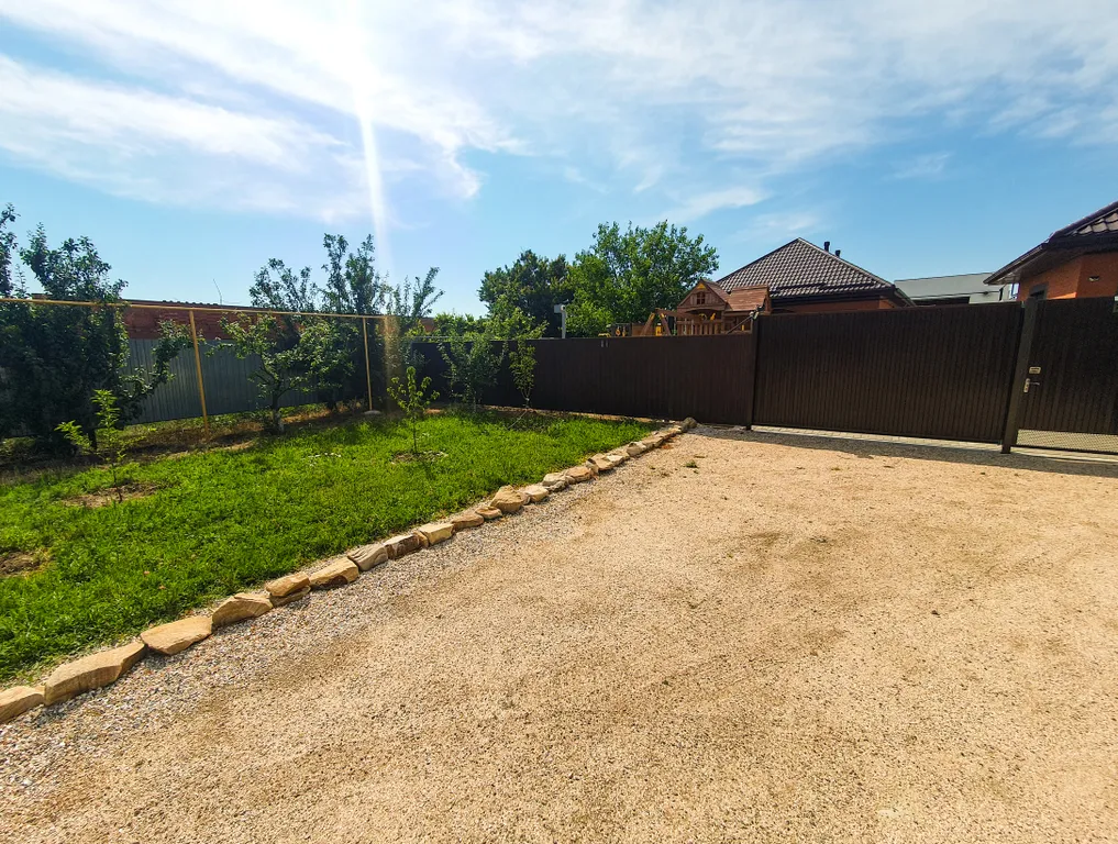 Отдельный дом на первой линии Азовского моря