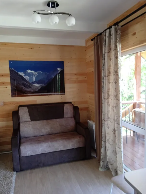 Дом для семьи с детьми с видом на озеро и горы