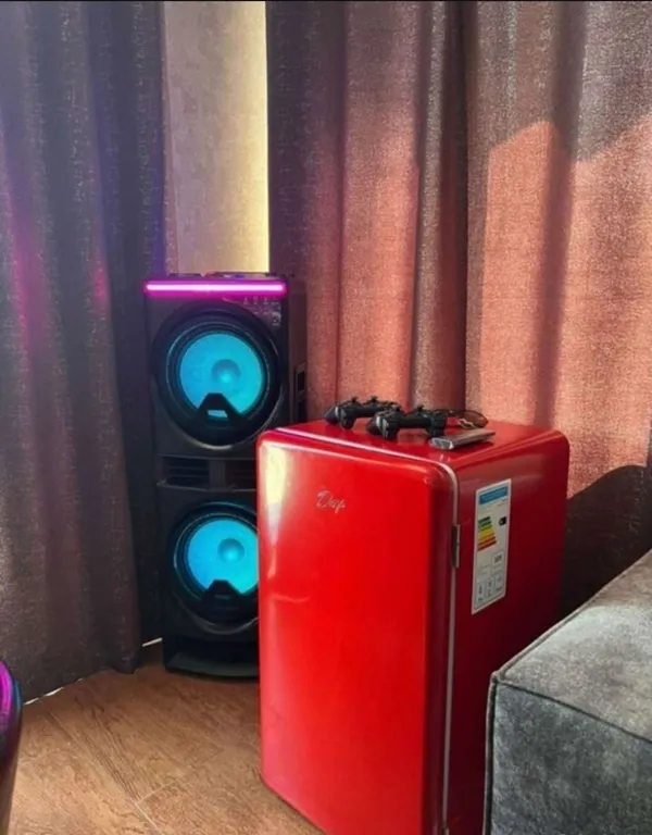 Коттедж на берегу в городе, сауна с бассейном