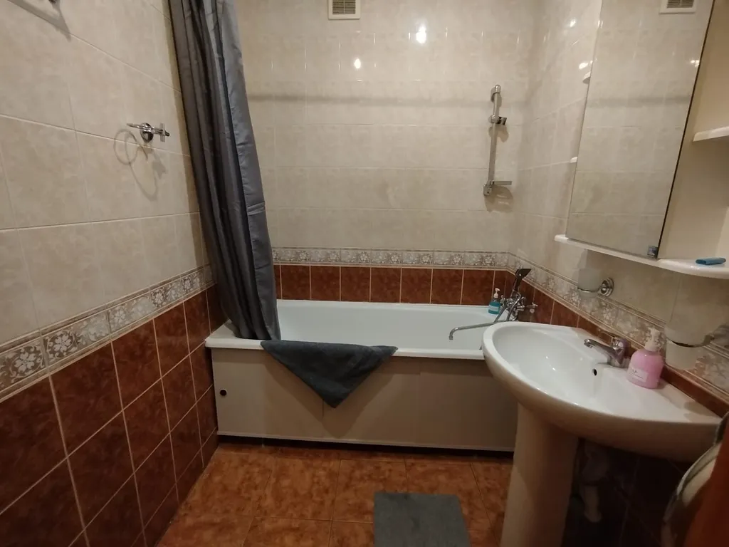 Вместительная квартира на театральной площади