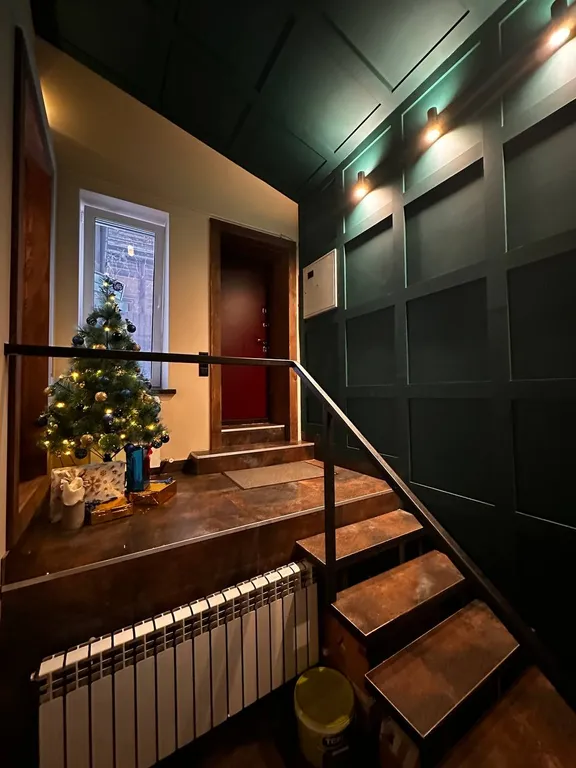 Двухуровневый номер-студия в стиле лофт с открытой ванной Нежность