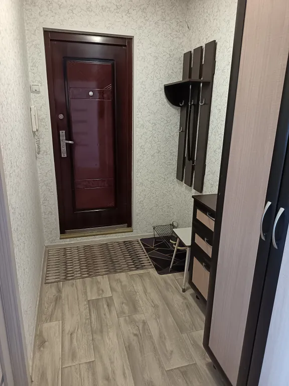 Большая, тёплая, уютная квартира с отдельной кухней в тихом районе